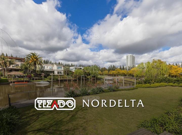 Casa · 515m² · 7 Ambientes · 2 Cocheras