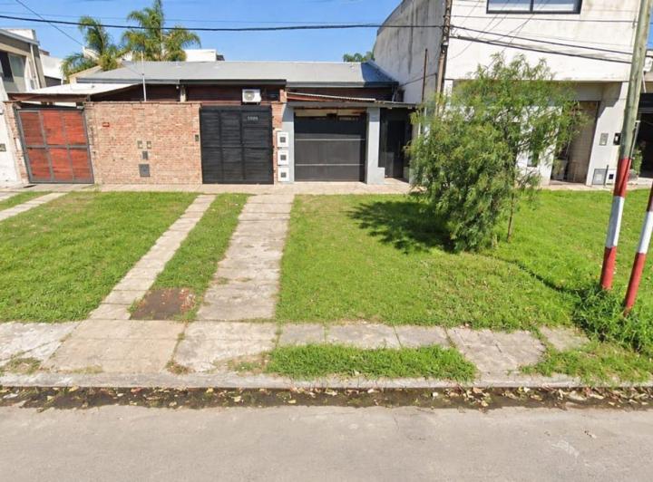 Casa en venta en Villa Elvira · 3 ambientes