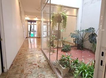 Local comercial · 220m² · 6 Ambientes · PH en Alquiler - 2 Dorm. 3 Baños - Belgrano