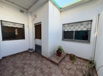Casa de 3 ambientes, Avellaneda · Departamento Tipo Casa en Alquiler en Wilde