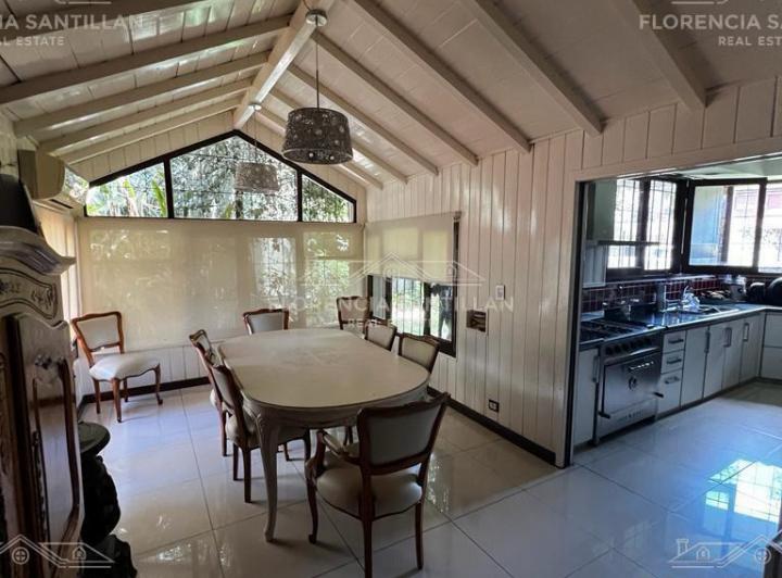 Casa · 256m² · 5 Ambientes