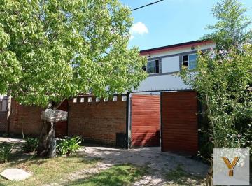 Casa · 208m² · 6 Ambientes · Casa en Venta - 5 Dorm. 2 Baños - 208 m² - Villa Elisa [financiado]