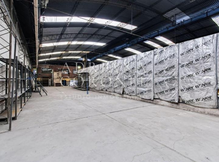 Bodega-Galpón · 637m² · 1 Cochera