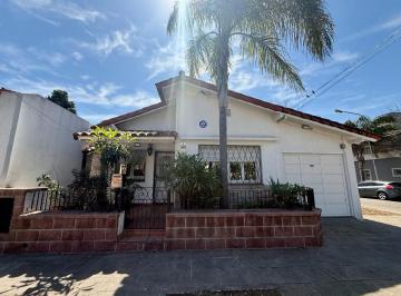 PH · 97m² · 3 Ambientes · 1 Cochera · Alquiler PH 3 Ambientes en Ramos Mejia