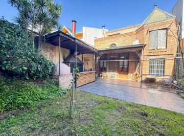 Casa · 241m² · 6 Ambientes · 1 Cochera · Venta Casa C/cochera Jardín - Villa Devoto