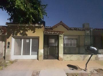 Casa · 188m² · 5 Ambientes · 1 Cochera · Casa Dorrego