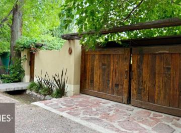 Casa de 6 ambientes, Luján de Cuyo · Departamento en Alquiler C/ Cochera en Luján de Cuyo