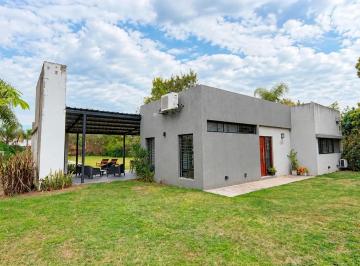 Quinta vacacional · 106m² · 3 Ambientes · 1 Cochera · Quinta - San Jose del Rincon - Av de Los Eucaliptos