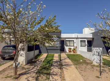 Casa · 100m² · 3 Ambientes · 1 Cochera · Venta Casa 2 Dorm Patio en Barrio Norte Villa Allende