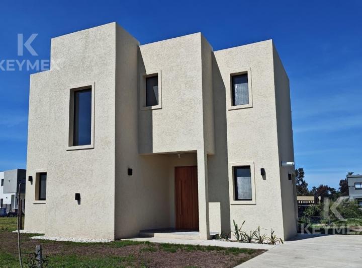 Casa · 169m² · 5 Ambientes · 2 Cocheras