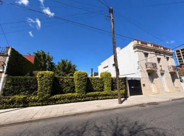 Casa de 9 ambientes, Quilmes · Venta Casa Antigua con Salón de Eventos - Quilmes Centro