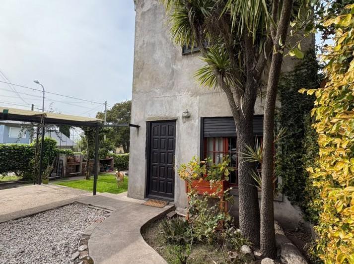 Casa · 157m² · 4 Ambientes · 2 Cocheras