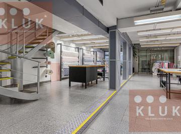 Depósito · 490m² · Local Comercial con Oficinas y Depósito