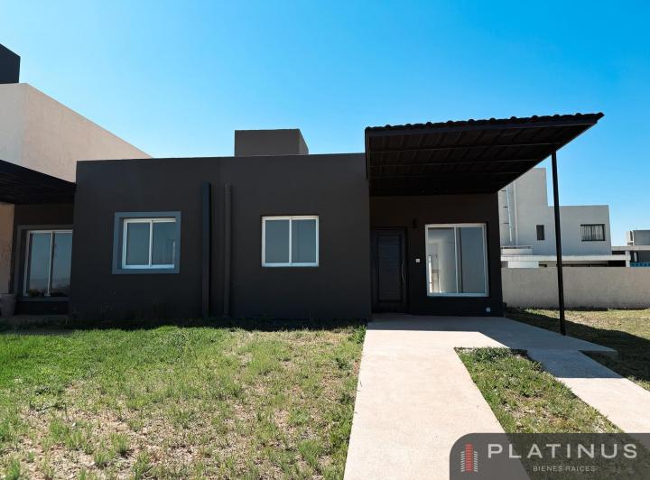 Casa · 73m² · 3 Ambientes · 1 Cochera