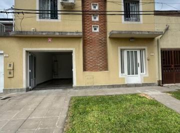 Casa · 121m² · 4 Ambientes · 1 Cochera · Casa en Venta – Barrio Sargento Cabral | Apta Crédito