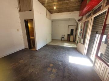 Edificio en Venta de 4 ambientes Gerli · Venta en Block. un Local y Dos Departamentos Sobre Av