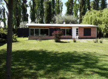 Casa · 70m² · 1 Ambiente · 1 Cochera · Venta Propiedad con Gran Potencial en Vistalba