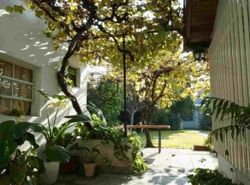 Casa · 144m² · 5 Ambientes · 1 Cochera · Venta Casa 5 Ambientes, Patio, Parrilla y Jardin en El Libertador - Loma Hermosa - Tres de Febrero