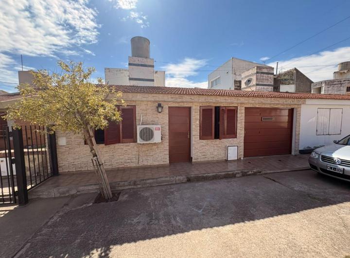 Casa · 147m² · 5 Ambientes · 1 Cochera