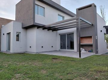 Casa · 150m² · 5 Ambientes · 2 Cocheras · Venta Casa a Estrenar, Ciro de Vieytes, Maipu, Mza