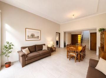 Casa · 195m² · 5 Ambientes · 2 Cocheras · Casa en Venta Barrio Rincón Veneto, Villa Nueva