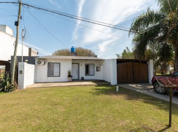 Casa · 114m² · 4 Ambientes · 1 Cochera · Casa en Venta Barrio Las Mercedes - Recreo