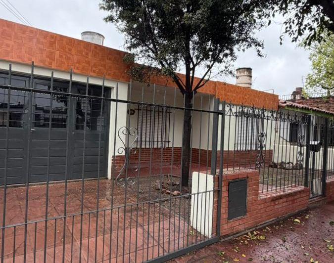 Casa · 1m² · 7 Ambientes · 1 Cochera