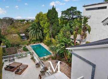Casa · 1000m² · 9 Ambientes · 3 Cocheras · Venta Casa, La Lucila, Terrazas con Vista Al Rio, Lote 15x100 M. piscina, Parque.