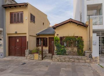 Casa · 143m² · 4 Ambientes · 1 Cochera · Venta Casa 4 Ambientes en Guemes