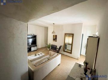 Casa · 115m² · 5 Ambientes · 1 Cochera · Casa en Barrio Jardin