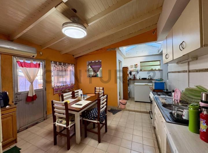 Casa · 200m² · 4 Ambientes