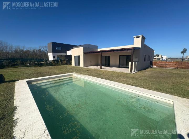 Casa · 165m² · 5 Ambientes · 1 Cochera