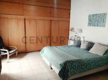 Casa · 206m² · 5 Dormitorios · 1 Cochera · Century 21 Vende Hermosa Casa Ubicada en Dorrego, Guaymallén, Sobre Calle Pedro Vargas, a Una Cuadra