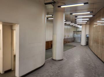 Local comercial · 906m² · 10 Ambientes · 3 Cocheras · Excelente Local Comercial con Oficinas.