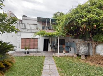 Casa · 214m² · 4 Ambientes · 2 Cocheras · Venta Casa Ciudadela 4 Amb. Jardin - Coch - Refaccionar