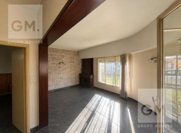 Casa · 145m² · 3 Ambientes · 1 Cochera · Venta Casa 3 Ambientes con Cochera, Jardín y Terraza – El Palomar