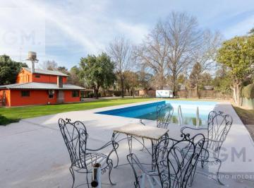 Quinta vacacional · 197m² · 6 Ambientes · 3 Cocheras · Quinta en Francisco Alvarez