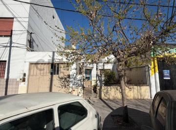 Casa · 120m² · 3 Ambientes · 1 Cochera · Oportunidad en Valentín Alsina – 3 Ambientes con Terraza y Cochera