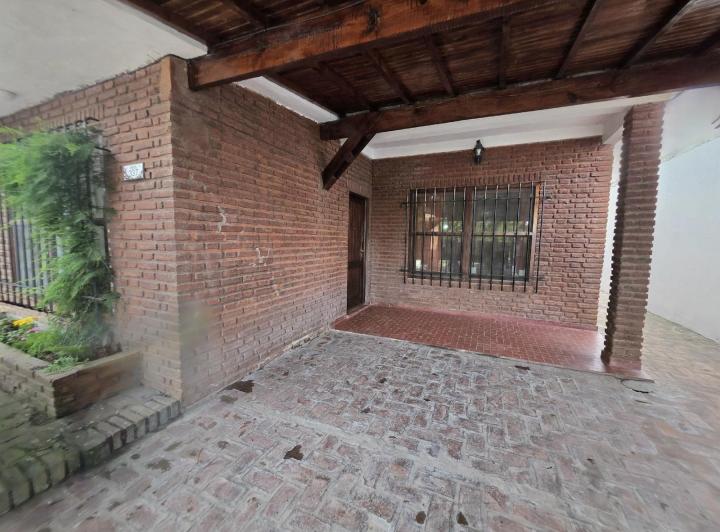 Casa · 145m² · 7 Ambientes · 2 Cocheras