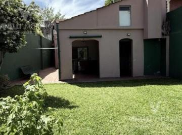 Casa · 178m² · 4 Ambientes · 1 Cochera · Casa 3 Dorm. Fondo y Cochera