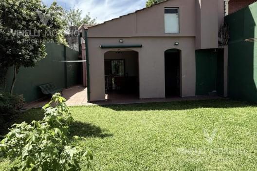 Casa · 178m² · 4 Ambientes · 1 Cochera