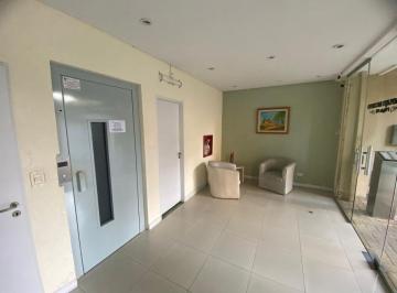 Departamento de 3 ambientes, Lanús · Hermoso Semi - Piso de 3 Amb. Al Fte. C/cochera