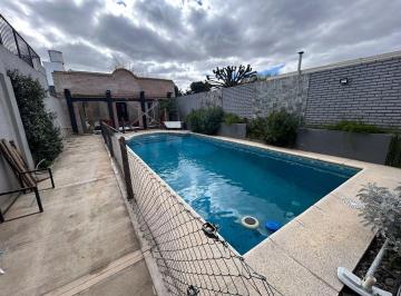 Casa · 120m² · 3 Ambientes · 2 Cocheras · Venta Casa con Piscina y Obra a Terminar Ballester