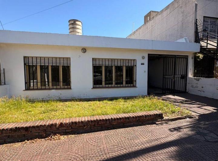Casa · 110m² · 6 Ambientes · 2 Cocheras