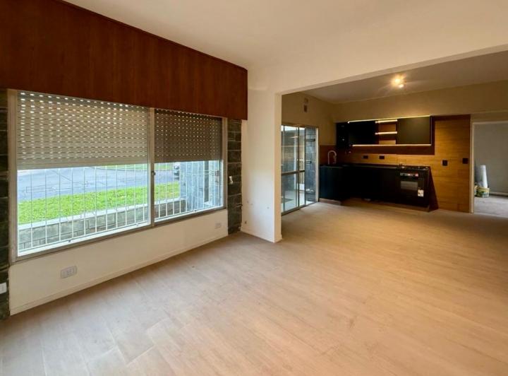 Casa · 156m² · 4 Ambientes · 2 Cocheras