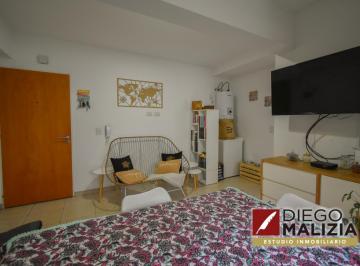 Departamento · 32m² · 2 Ambientes · 1 Cochera · Venta Departamento 2 Ambientes en Banfield con Cochera y Terraza Propia