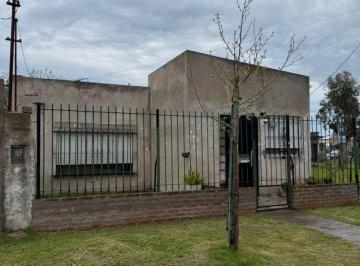 Casa de 3 ambientes, Ensenada · Casa de 300 m² Totales con 2 Dorm. en Venta en Punta Lara