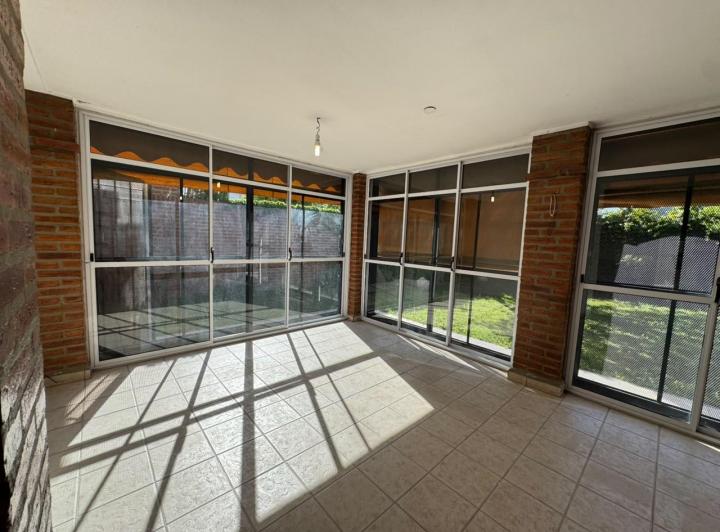 Casa · 138m² · 5 Ambientes · 2 Cocheras