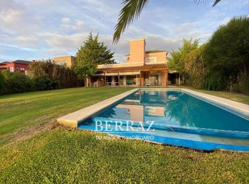 Casa · 280m² · 5 Ambientes · 2 Cocheras · Casa Alquiler Anual San Isidro Labrador a La Laguna Lote de 970 m² Villanueva