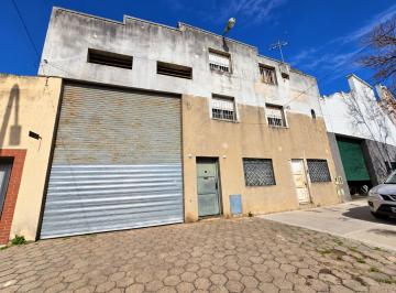 Bodega-Galpón · 550m² · Venta Deposito con Vivienda 1er Piso P. Avellaneda